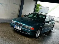 Grün Gebraucht 1999 BMW 540 Kombi | 10.000 € (Teuer)
