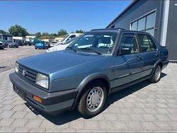 Blau Gebraucht 1990 VW Jetta Limousine | 6.999 €