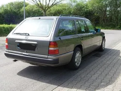 Grau Gebraucht 1992 Mercedes 200 Kombi | 8.999 €