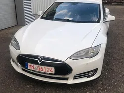 Weiß Gebraucht 2013 Tesla Model S Limousine | 19.900 €