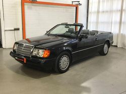 Schwarz Gebraucht 1993 Mercedes E300 Cabrio | 18.980 €