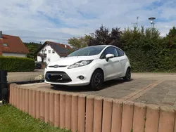Weiß Gebraucht 2009 Ford Fiesta Ambiente Kleinwagen | 1.500 € (Guter Preis)