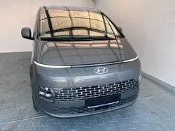 Grau Gebraucht 2024 Hyundai Staria Prime Van | 49.900 € (Etwas zu teuer)