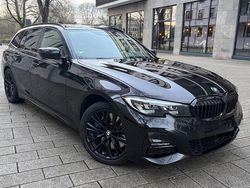 Schwarz Gebraucht 2020 BMW 320 M Sport Kombi | 25.999 € (Superpreis)