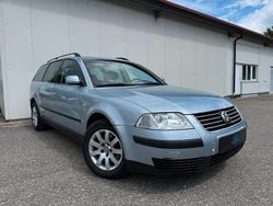 Blau Gebraucht 2001 VW Passat Comfortline Kombi | 4.999 € (Teuer)
