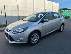 Silber Gebraucht 2011 Ford Focus Titanium Limousine | 3.200 € (Superpreis)