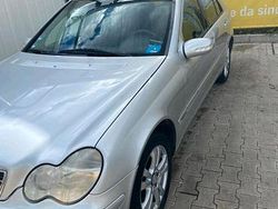 Silber Gebraucht 2001 Mercedes 220 Limousine | 3.999 €