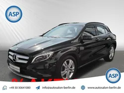 Schwarz Gebraucht 2015 Mercedes GLA180 Style SUV | 16.290 € (Etwas zu teuer)