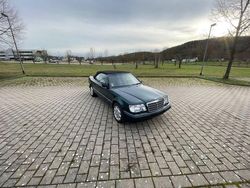 Grün Gebraucht 1996 Mercedes E200 Sportline Cabrio | 22.900 €