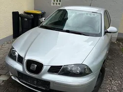 Silber Gebraucht 2004 Seat Ibiza Fresh Limousine | 550 € (Fairer Preis)
