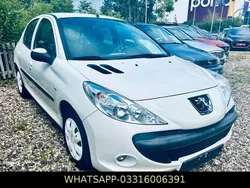 Weiß Gebraucht 2011 Peugeot 206 Kleinwagen | 1.999 € (Fairer Preis)