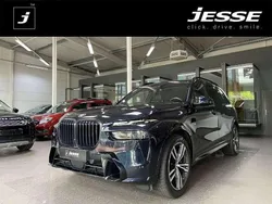 Carbonschwarz metallic (metallic) Gebraucht 2023 BMW X7 Sport Line SUV | 79.990 € (Guter Preis)