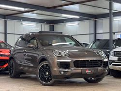 Braun Gebraucht 2015 Porsche Cayenne SUV | 36.890 € (Etwas zu teuer)