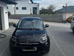 Schwarz Gebraucht 2022 Fiat 500e Red Limousine | 14.499 € (Superpreis)