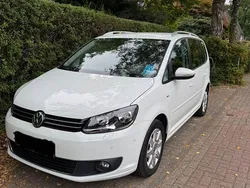 Weiß Gebraucht 2015 VW Touran Highline Van / Kleinbus | 11.700 € (Guter Preis)