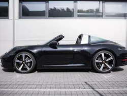 Tiefschwarz Gebraucht 2023 Porsche 992 Cabrio | 159.900 €