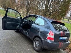 Grau Gebraucht 2007 Hyundai Accent Limousine | 899 €