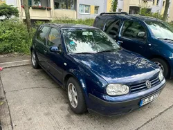 Blau Gebraucht 2002 VW Golf IV Limousine | 650 € (Guter Preis)