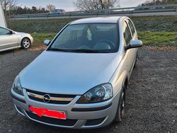 Silber Gebraucht 2003 Opel Corsa Kleinwagen | 2.250 € (Etwas zu teuer)