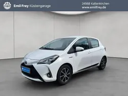 Weiß Gebraucht 2018 Toyota Yaris Hybrid Team Limousine | 13.450 € (Fairer Preis)