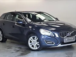 Caspian blue metallic Gebraucht 2010 Volvo V60 Momentum Kombi | 15.749 €