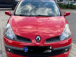 Rot Gebraucht 2011 Renault Clio II Rip Curl Limousine | 2.200 € (Fairer Preis)