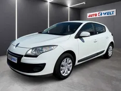 Weiß Gebraucht 2016 Renault Mégane III Limousine | 5.490 € (Superpreis)