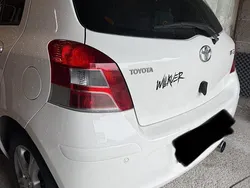 Weiß Gebraucht 2011 Toyota Yaris Kleinwagen | 4.100 € (Guter Preis)
