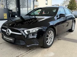 Kosmosschwarz metalliclack Gebraucht 2020 Mercedes A180 Limousine | 19.990 € (Fairer Preis)