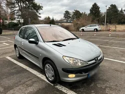 Silber Gebraucht 2003 Peugeot 206 Kleinwagen | 1.500 € (Etwas zu teuer)