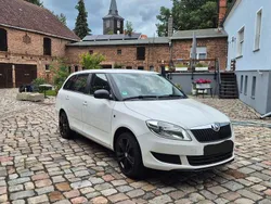 Weiß Gebraucht 2015 Skoda Fabia Best of Kombi | 7.399 € (Guter Preis)