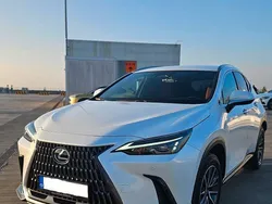Weiß Gebraucht 2023 Lexus NX350h Business Edition SUV | 38.000 € (Superpreis)