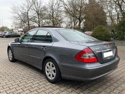 Grau Gebraucht 2007 Mercedes E320 Limousine | 2.800 €