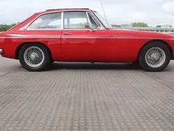 MG B GT