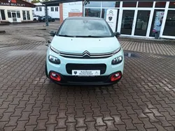 Grün Gebraucht 2018 Citroën C3 PureTech Kleinwagen | 14.490 €