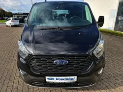 Obsidianschwarz metallic Gebraucht 2023 Ford Tourneo Custom Active Kombi | 46.990 € (Etwas zu teuer)