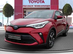 Karminarot metallic Gebraucht 2023 Toyota C-HR Team SUV | 32.000 € (Etwas zu teuer)