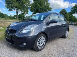 Grau Gebraucht 2011 Toyota Yaris Life Kleinwagen | 4.490 € (Fairer Preis)