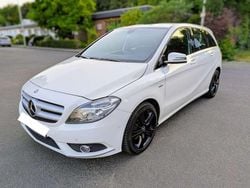 Weiß Gebraucht 2012 Mercedes B200 Sport Van / Kleinbus | 9.200 € (Fairer Preis)