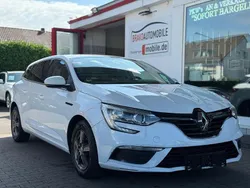 Weiß Gebraucht 2017 Renault Mégane IV Life Limousine | 4.699 € (Guter Preis)