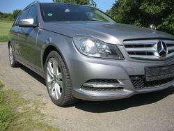 Grau Gebraucht 2012 Mercedes C200 Avantgarde Kombi | 7.700 € (Guter Preis)