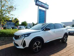 Perlmuttweiß metallic Gebraucht 2023 Peugeot 5008 GT Van / Kleinbus | 35.280 € (Etwas zu teuer)