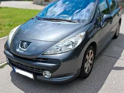 Grün Gebraucht 2009 Peugeot 207 Kombi | 950 € (Superpreis)