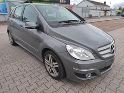 Grau Gebraucht 2011 Mercedes B180 Van / Kleinbus | 5.200 € (Superpreis)