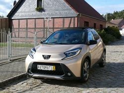Beige Gebraucht 2023 Toyota Aygo X-plore Kleinwagen | 18.700 € (Guter Preis)