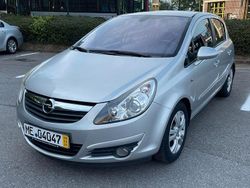 Grau Gebraucht 2007 Opel Corsa Cosmo Limousine | 2.500 € (Teuer)