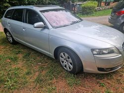 Grau Gebraucht 2005 Audi A4 Kombi | 2.100 € (Superpreis)