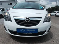 Weiß Gebraucht 2012 Opel Meriva Color Edition Van / Kleinbus | 3.700 € (Superpreis)