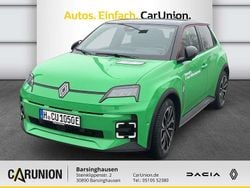 Pop green!, black pearlschwarz metallic Gebraucht 2025 Renault 5 E-Tech Komfort Limousine | 32.590 € (Fairer Preis)