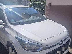Weiß Gebraucht 2018 Hyundai i20 Trend Kleinwagen | 8.100 € (Guter Preis)